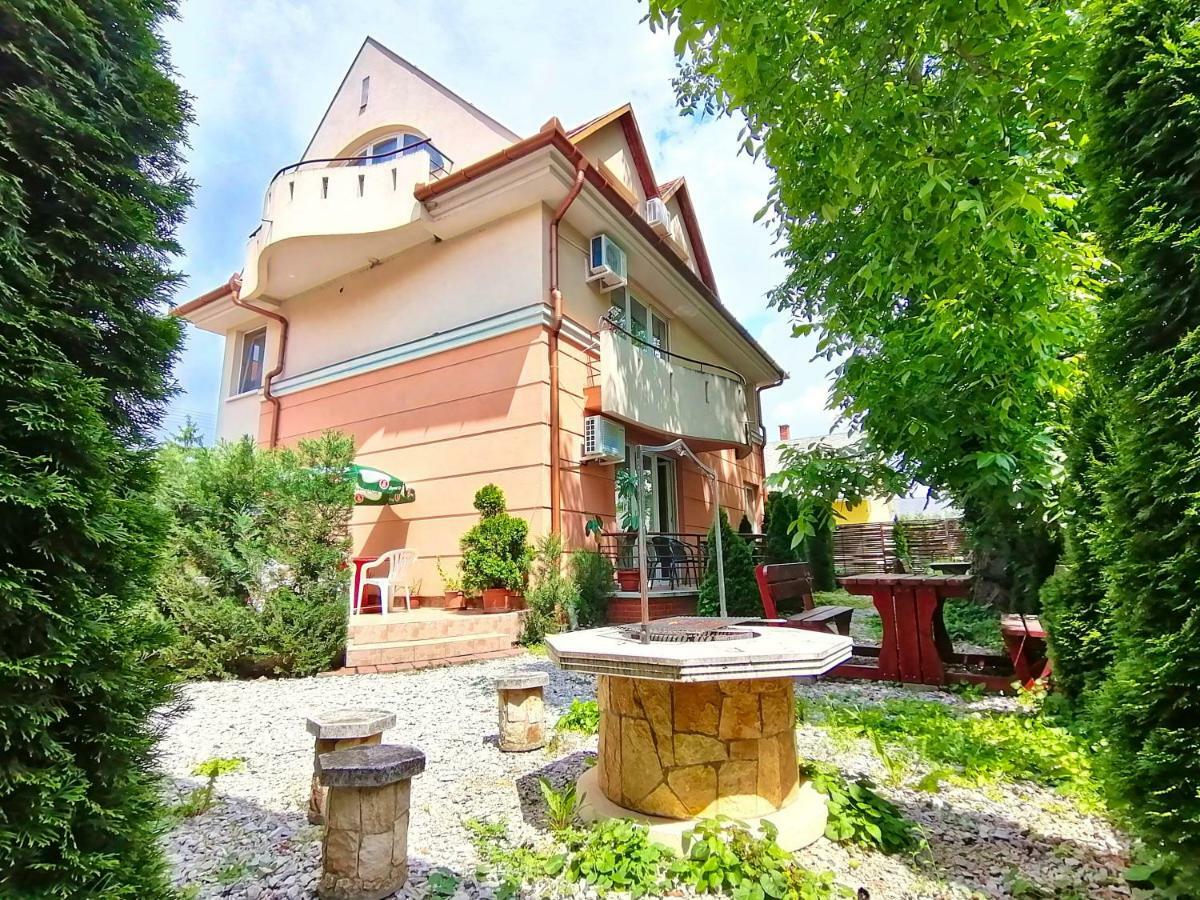 Villa Aida Apartman Hajdúszoboszló Eksteriør bilde