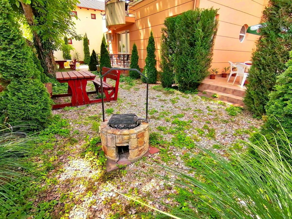 Villa Aida Apartman Hajdúszoboszló Eksteriør bilde